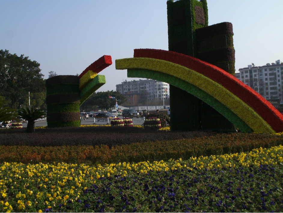 市政公用監(jiān)理工程師，在雨水季節(jié)理施工現(xiàn)場要注意哪些要點